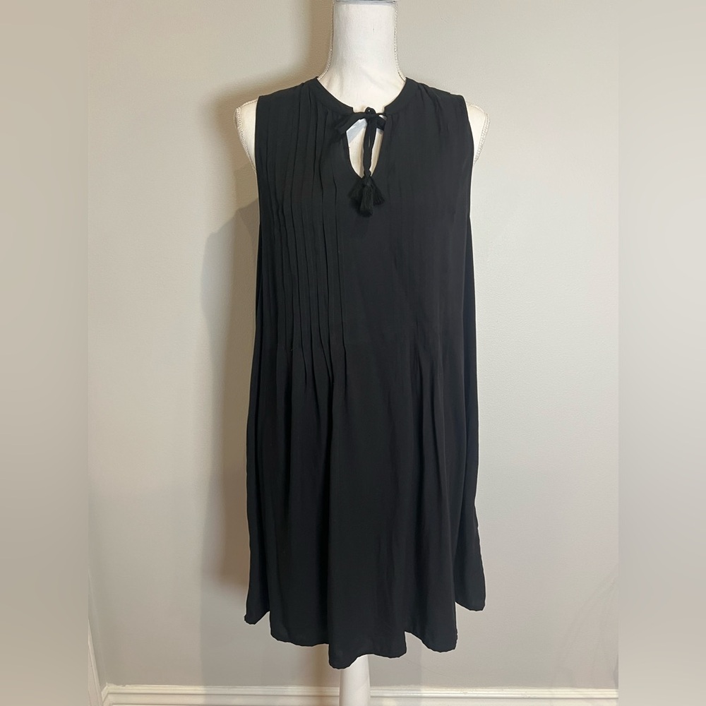 Old Navy black sleeveless dress
